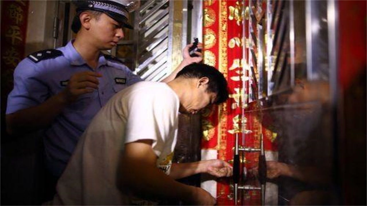 宣城请开锁师傅开了锁后，师傅